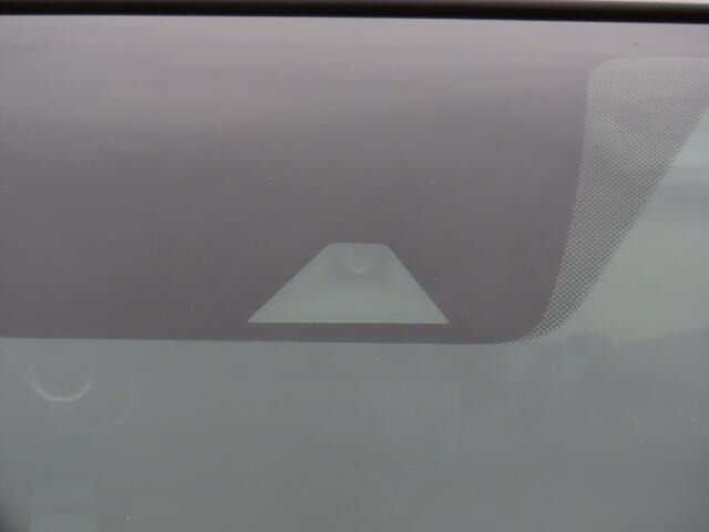 安心の衝突被害軽減装置・レーンキープアシスト付きです