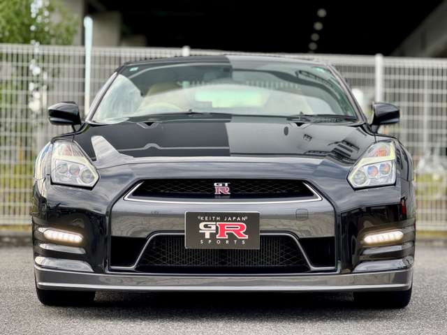 �����GT-R35 �O���[�h�̓v���~�A��ED�ł��B���x�����@�Ȃǂ��C�y�ɂ����k���������܂��B���q�l�ɂ������ԍσv�����̂��񎦁A�܂��̓I�v�V�����v�����Ȃǂ��񎦂����Ă��������܂��B