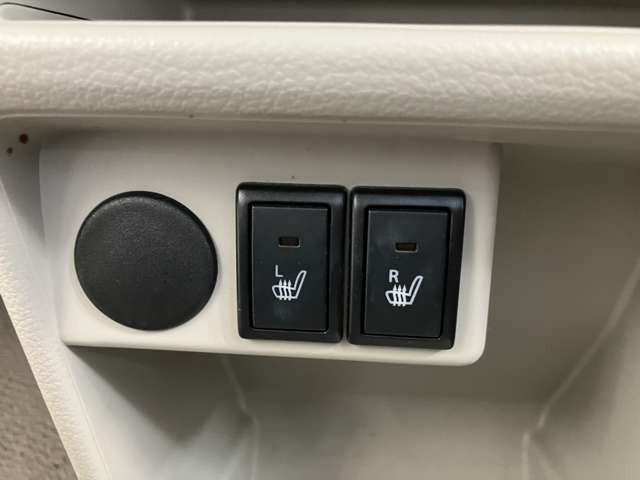 ★寒い冬場にうれしいシートヒーター★お尻がポカポカ!エアコンが利く前に乗り込むことが多いドライバーの身体を素早く暖めてくれます!