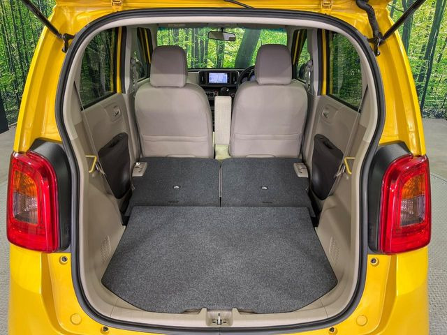 後席を格納すると、これだけの広さが!シーンに合わせたシートアレンジで、大きな荷物も積むことが出来ます♪