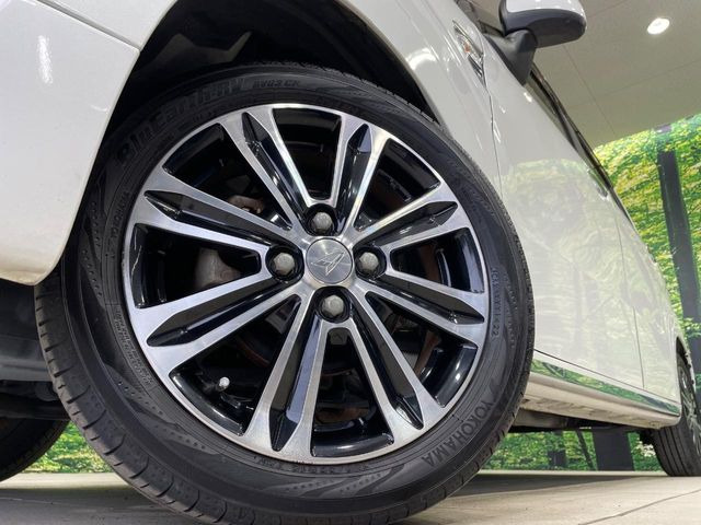 【純正15インチアルミホイール】外観にマッチした純正アルミホイールを装着しております。各種社外アルミホイールや、スタッドレスタイヤも取扱いしております。是非ご相談ください♪