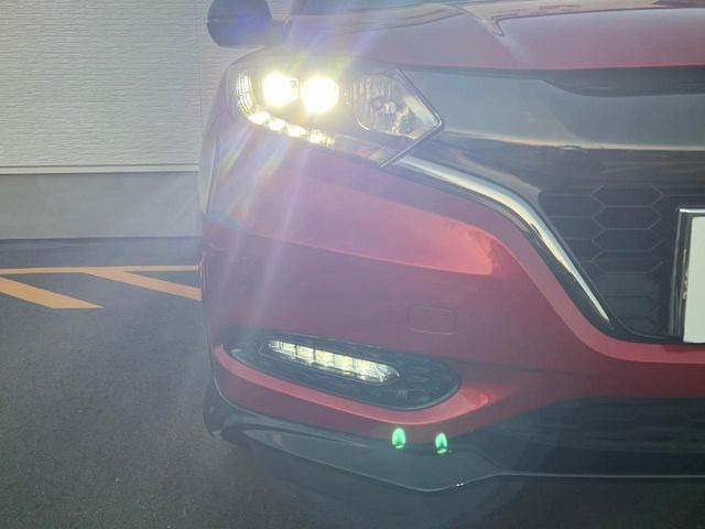 �yLED�w�b�h���C�g�z���V����ԑ��s�����ǍD�Ȏ��E���m�ۂ����S���ĉ^�]�ł��鍂�P�xLED�w�b�h���C�g�𑕔�!�_�����x�������A����d�͂��}�����Ă��܂��B