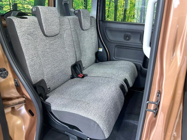 ���i���ȃI���W�i���t���A�}�b�g���I�v�V�����ɂĂ��p�ӂ��Ă���܂��B���D���ȃf�U�C����J���[�����Ԃɍ��킹�đI��ł����������Ƃ��ł��܂���