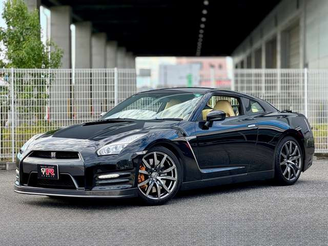 R35GT-R���X�Ƃ��āA�ԗ��̏�Ԃ���GT-R�Ƃ��Ă̓����܂ŁA���ԑI�тɑ΂��ăA�h�o�C�X�����Ē����Ă���܂��B����]�̓��e�̂��Ԃ����T�����鎖���\�ł��B�܂��͂��C�y�ɂ����k�������B
