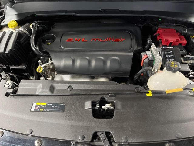 ●当店では、各メーカーの専用診断テスターを導入。国家資格を持つテクニカルスタッフも常駐しておりますので、万が一の際にも安心してご利用いただけます。