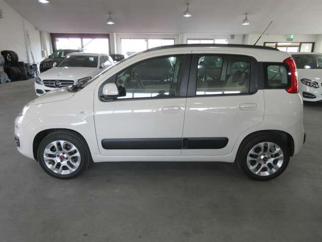 お客様用の駐車スペースをご用意しておりますので、お気軽にご来店くださいませ♪