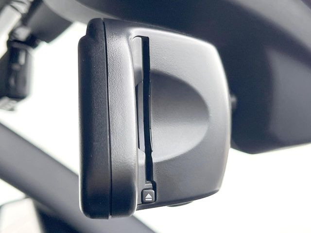 ●ETC車載器内蔵ルームミラー:お引き渡し時には再セットアップを実施後、お渡しいたします。マイレージ登録に関してもお気軽に担当営業までお尋ねください。