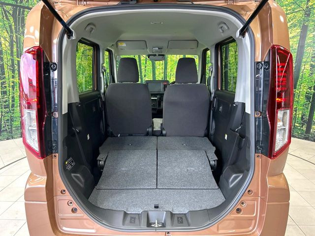 ���i�̂���������ʋ΁A���}���ɏ\���ȉ׎��X�y�[�X���m�ۂ��Ă���܂��B�Z�J���h�V�[�g��|���ƁA�傫�ȉו��̐ύڂ��\�ł���