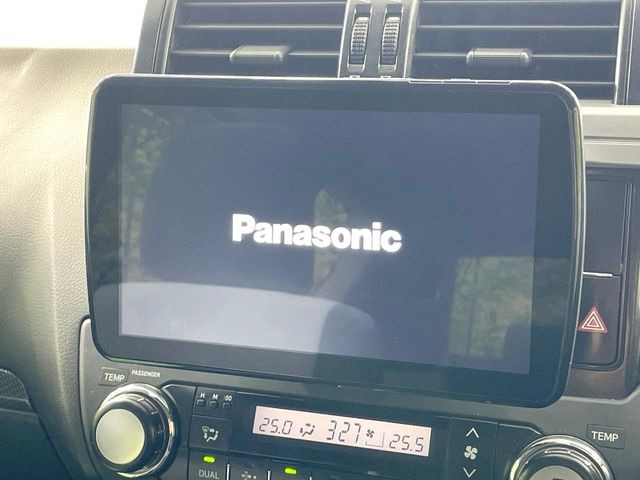 【大画面ナビ】人気の大型9型インチナビを装備。存在感のある大画面はインパクト大!ナビ利用時のマップ表示は見やすく、テレビやDVDは臨場感がアップ!いつものドライブがグッと楽しくなります♪