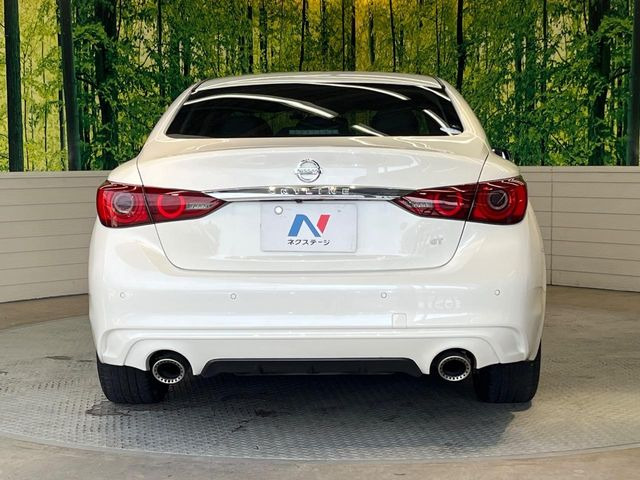 安心の最長10年・走行無制限保証(有償)をご用意。保証内容も充実はもちろん、無料点検&オイル交換や、年中無休の全国・24時間ロードサービスも付帯されておりますのでご安心下さい。