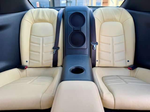 �㕔���ȂɂȂ�܂��B�ڗ�����⏝���͂������܂���B