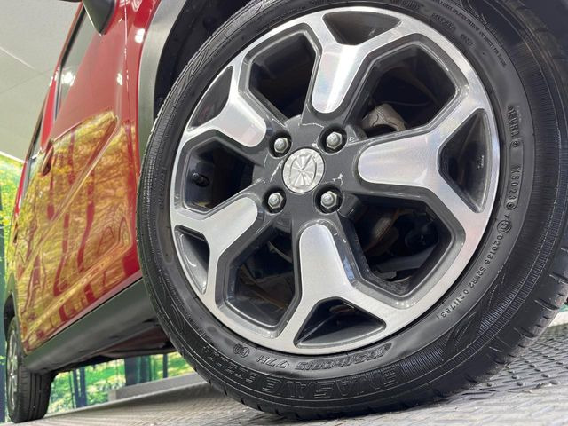 【純正アルミホイール】外観にマッチした純正アルミホイールを装着しております。各種社外アルミホイールや、スタッドレスタイヤも取扱いしております。是非ご相談ください♪