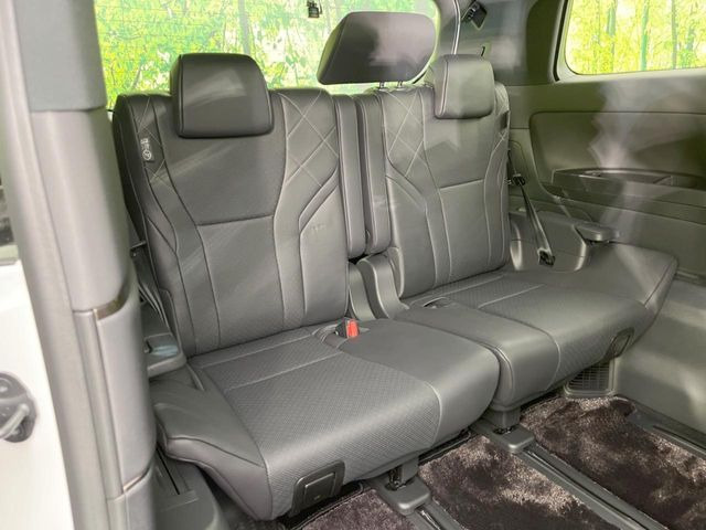 3列目シートはもちろん状態良好☆大人でもゆったりと座って頂けますので、大人数でのお出かけもラクラクです♪ご家族で、気の知れた仲間で、ドライブに行くのが楽しみですね♪