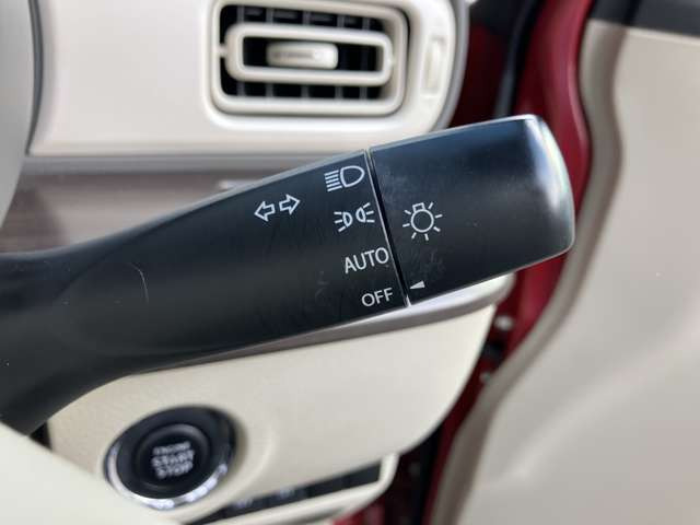 オートライトシステム!周囲の明るさを感知して自動でライト点灯!トンネルなどで便利です!