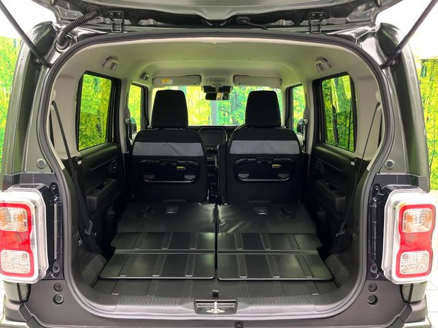 ���i�̂���������ʋ΁A���}���ɏ\���ȉ׎��X�y�[�X���m�ۂ��Ă���܂��B�Z�J���h�V�[�g��|���ƁA�傫�ȉו��̐ύڂ��\�ł���