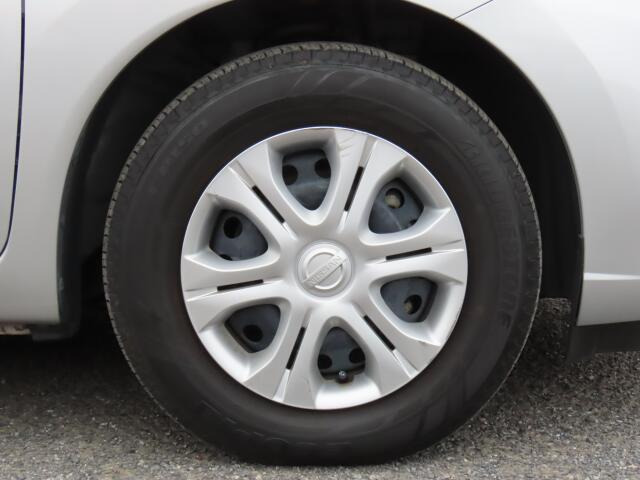 純正のホイールカバーを履いてます!