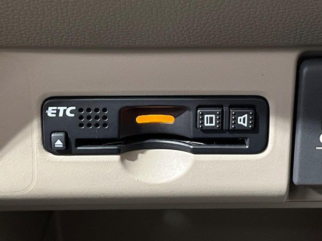 【ETC】高速道路の料金所をストレスなく通過!話題のスポットやサービスエリアに多い「スマートIC」利用時は必須のアイテムです。当店でセットアップを実施、ご納車当日からすぐにご利用いただけます!