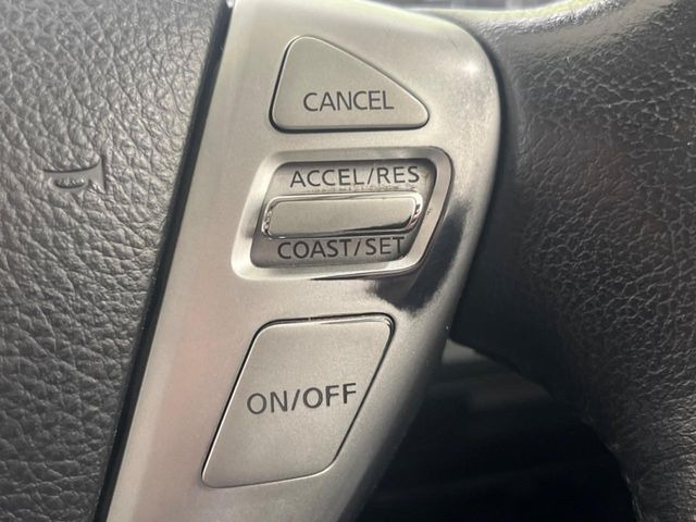 【クルーズコントロール】高速道路もラクラク走行。アクセルを離しても一定速度で走行ができ、長距離運転時の負担を軽減!加速・減速も簡単なスイッチ操作で調整できます。