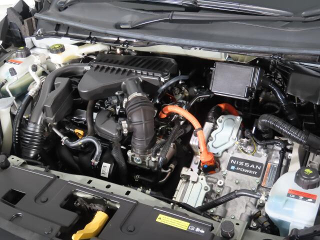 �G���W�����[�������ꂢ�ł���B�@�֋@�\�n���ǍD�ł��B�[�ԑO�ɓ_���������s���܂��B�G���W���I�C���E�I�C���t�B���^�[�E�G�A�R���t�B���^�[�E���C�p�[�S���͕K�������v���܂�(�G�A�R���t�B���^�[�́A�����Ԃ̂�)