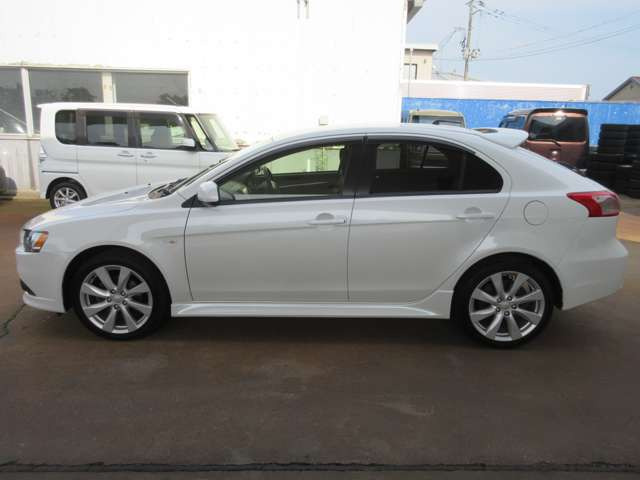 K&Kモータース長岡の在庫をご覧いただき、ありがとうございます!☆店頭に展示していない場合もございますので、お手数ですが、ご来店いただく際は事前に連絡をお願いいたします。お車を準備してお待ちしております