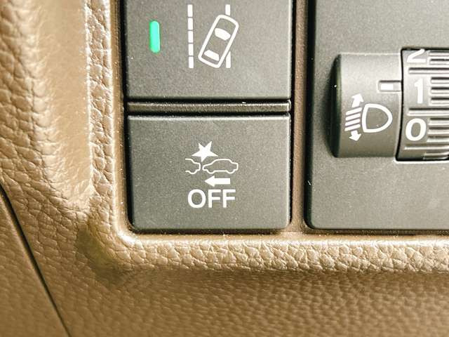 �y�Փˌy�����u�z���s���ɑO���̎ԗ�����F�����A�Փ˂������Ȏ��͌x��ƃu���[�L�ŏՓˉ���Ɣ�Q�y�����A�V�X�g�B�����S�Ƀh���C�u�����y���݂��������܂��B