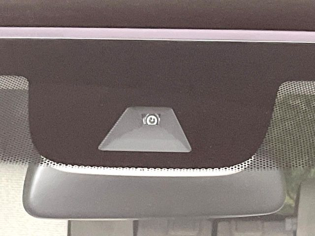 �y�z���_�Z���V���O�z���s���ɑO���̎ԗ�����F�����A�Փ˂������Ȏ��͌x��ƃu���[�L�ŏՓˉ���Ɣ�Q�y�����A�V�X�g�B�����S�Ƀh���C�u�����y���݂��������܂��B