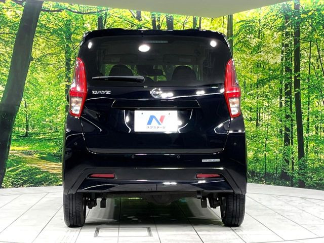 安心の最長10年・走行無制限保証(有償)をご用意。保証内容も充実はもちろん、無料点検&オイル交換や、年中無休の全国・24時間ロードサービスも付帯されておりますのでご安心下さい。