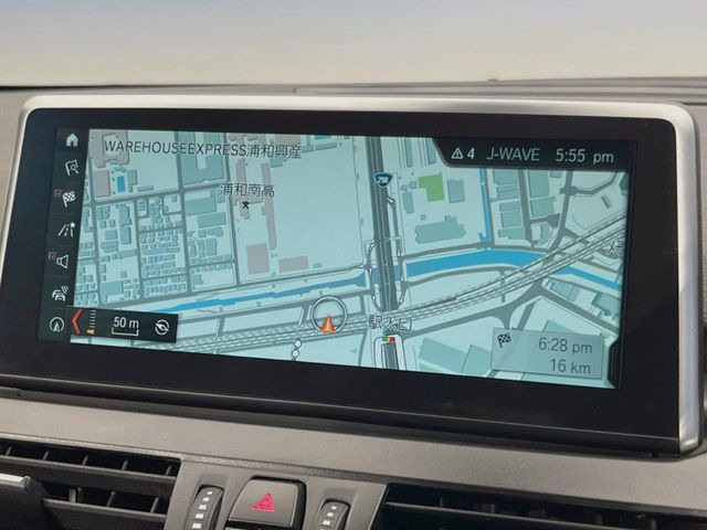 ●純正ナビ:一体感のあるナビは、高級感ある車内を演出してくれます。オーディオ機能も充実しておりますので、運転もより楽しめます♪