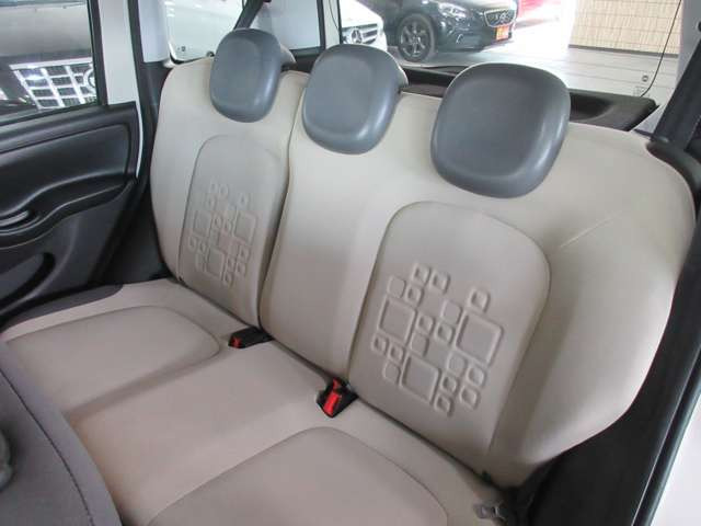 当店ではお客様に安心してお乗りいただけるよう、全てのお車を除菌、クリーニングしてから展示しております!