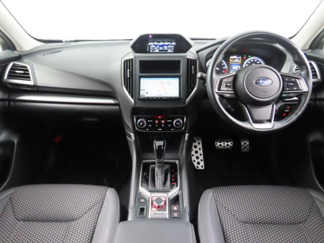 内外装の清掃・ガラス系ボディコーティングをCARクリーニング専門業者が施工いたしますので大変清潔。オリックス自動車ではみなさまに快適なドライブをお約束。