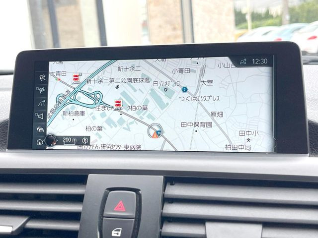 ●BMW純正ナビ:一体感のあるナビは、高級感ある車内を演出してくれます。Bluetooth再生などオーディオ機能も充実しておりますので、運転もより楽しめます♪