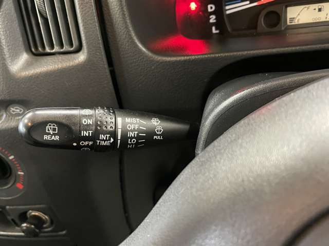 運転席周りに大きな傷、汚れ、へたりなどなく良質な状態です!