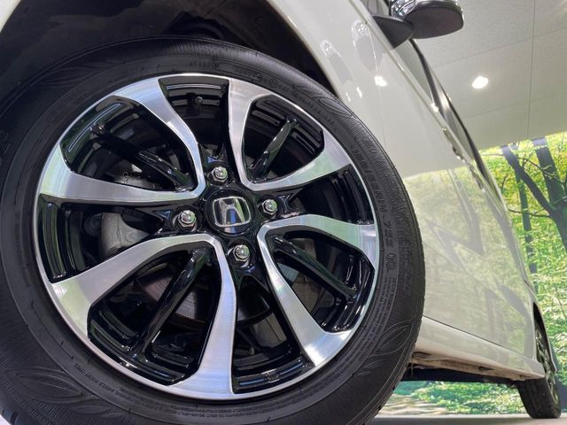 【純正14インチアルミホイール】外観にマッチした純正アルミホイールを装着しております。各種社外アルミホイールや、スタッドレスタイヤも取扱いしております。是非ご相談ください♪