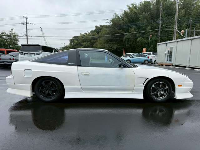 ���X�݌ɂ͊O���A�����N���[�j���O��ɓW�����A�����Ď��̏C�����̗L���A���[�^�[��������̗L������O�ҋ@�ւɂ�錟����S����{���Ă���܂��B�Ԍ��A�����A����h�������ЂőΉ��ł��܂��̂ł����S���������B