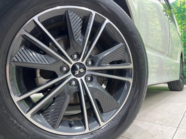 �y����18�C���`�A���~�z�C�[���z�O�ςɃ}�b�`���������A���~�z�C�[���𑕒����Ă���܂��B�e��ЊO�A���~�z�C�[����A�X�^�b�h���X�^�C�����戵�����Ă���܂��B���񂲑��k����������