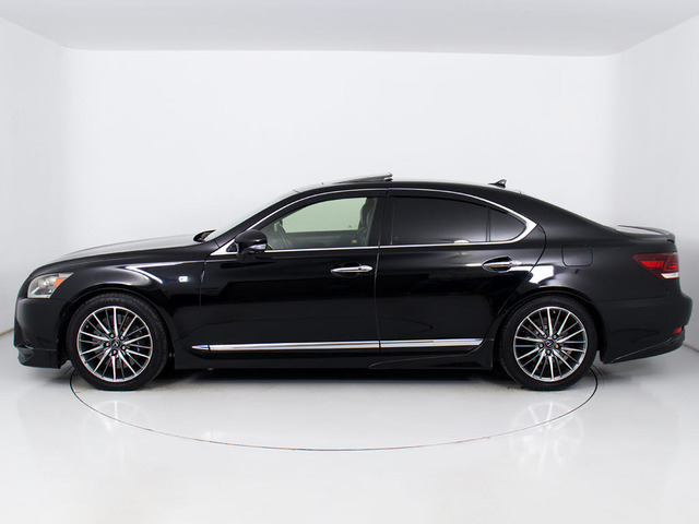 ★純正のボディーラインを残しながらもスポーティーな印象を与えてくれます!