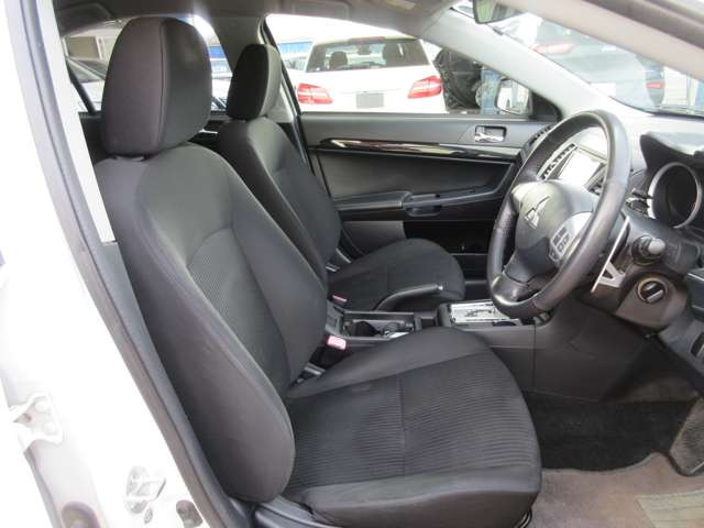 K&Kモータース長岡の在庫をご覧いただき、ありがとうございます!☆店頭に展示していない場合もございますので、お手数ですが、ご来店いただく際は事前に連絡をお願いいたします。お車を準備してお待ちしております