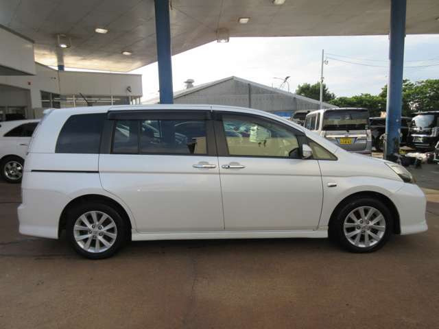 K&Kモータース長岡の在庫をご覧いただき、ありがとうございます!☆店頭に展示していない場合もございますので、お手数ですが、ご来店いただく際は事前に連絡をお願いいたします。お車を準備してお待ちしております