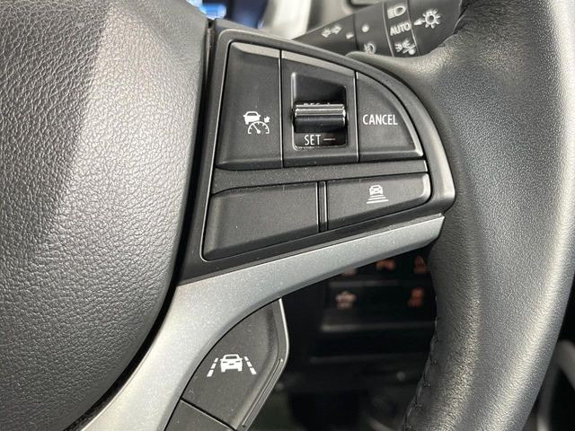 【アダプティブクルーズコントロール】高速道路での長距離走行が楽に!!自動で速度を保つクルーズコントロールが、衝突軽減システムと連携し、前方の車両を感知して車間を保つように速度調節してくれます!!