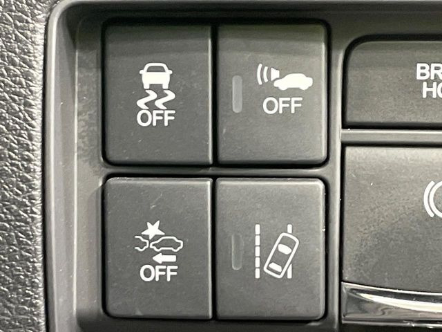 �y�z���_�Z���V���O�z���s���ɑO���̎ԗ�����F�����A�Փ˂������Ȏ��͌x��ƃu���[�L�ŏՓˉ���Ɣ�Q�y�����A�V�X�g�B�����S�Ƀh���C�u�����y���݂��������܂��B