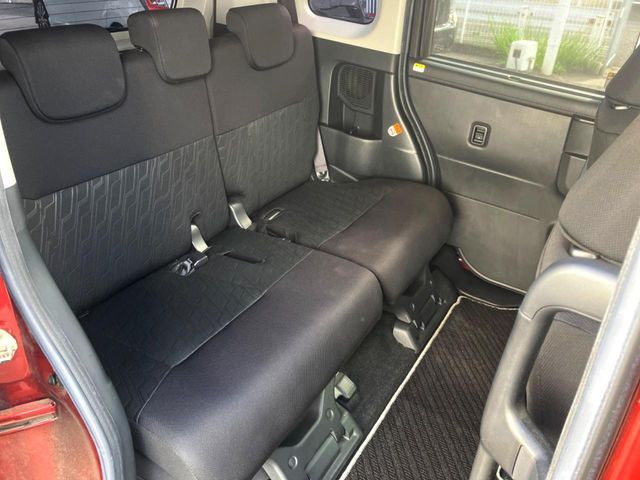 ★セカンドシートはもちろんキレイな状態です!快適にお乗り頂けます♪
