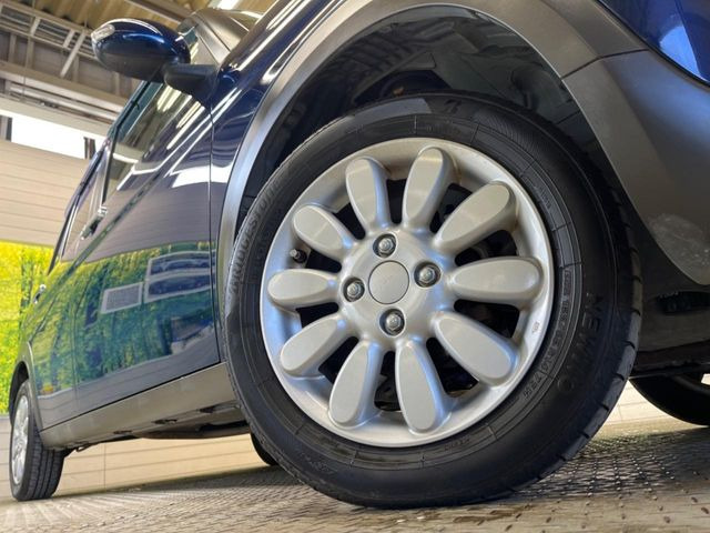 �y����14�C���`�A���~�z�C�[���z�O�ςɃ}�b�`���������A���~�z�C�[���𑕒����Ă���܂��B�e��ЊO�A���~�z�C�[����A�X�^�b�h���X�^�C�����戵�����Ă���܂��B���񂲑��k����������