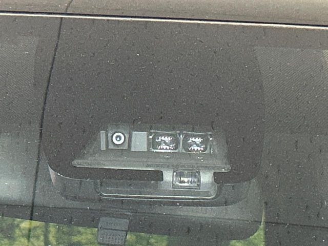 �y�g���^�Z�[�t�e�B�Z���X�z���s���ɑO���̎ԗ�����F�����A�Փ˂������Ȏ��͌x��ƃu���[�L�ŏՓˉ���Ɣ�Q�y�����A�V�X�g�B�����S�Ƀh���C�u�����y���݂��������܂��B