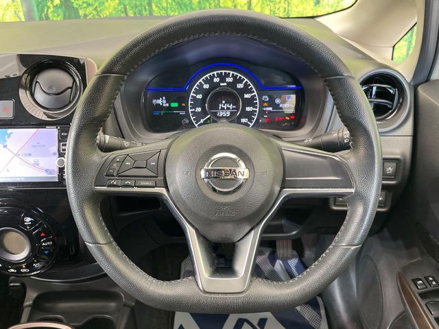 �y�����v�����X�e�A�����O�z�㎿�Ȋv���g�p���邱�ƂŁA��ɂ����������݂ƂĂ��^�]���₷���n���h���ł���