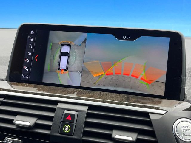 ���p�m���~�b�N�r���[���j�^�[:��p�̃J�����ɂ��A�ォ�猩���낵���悤�Ȏ��_��360�x�N���}�̎��͂��m�F���邱�Ƃ��ł��܂������p�������m�F���₷���A�����ꏊ�ł̐؂�Ԃ��⒓�Ԃ��X���[�Y�ɍs���܂��B