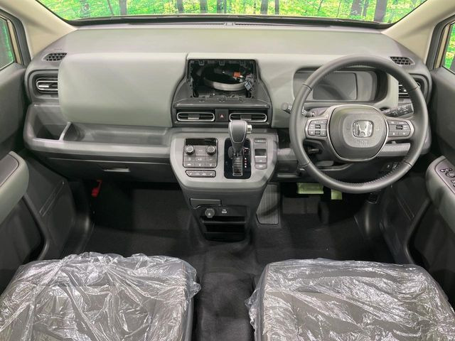 フリード1.5 e:HEV クロスター