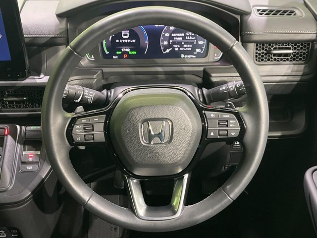 �y�����v�����X�e�A�����O�z�㎿�Ȋv���g�p���邱�ƂŁA��ɂ����������݂ƂĂ��^�]���₷���n���h���ł���