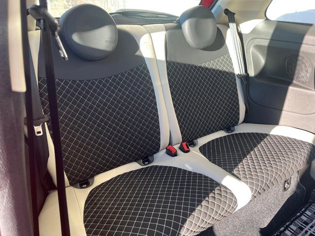 ●後部座席も気になるようなキズ・汚れやへたり等、大きなダメージはなく、良好な状態です。