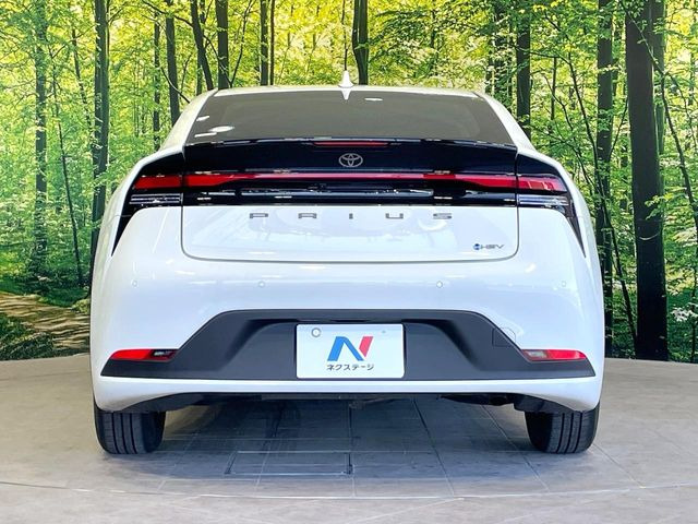 安心の最長10年・走行無制限保証(有償)をご用意。保証内容も充実はもちろん、無料点検&オイル交換や、年中無休の全国・24時間ロードサービスも付帯されておりますのでご安心下さい。