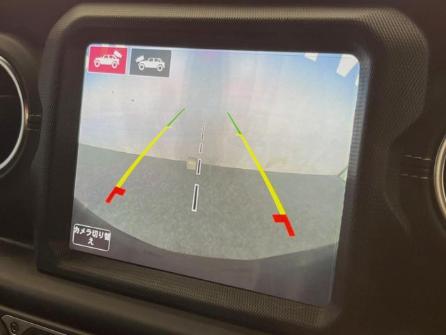 ●ガイドライン付きバックカメラ:不安な駐車もこれで安心!ガイドライン付きなので狭い箇所での駐車もラクラクです!